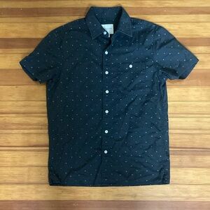 American Eagle Short Sleeve Button Down